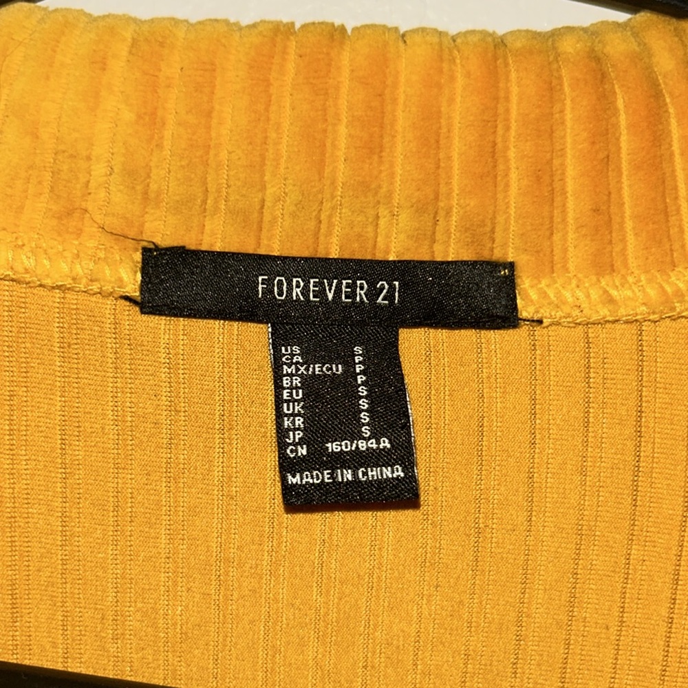 Yellow sweater - Picture 2 of 3